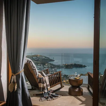 Ouranos - Where The World Unfolds Before *